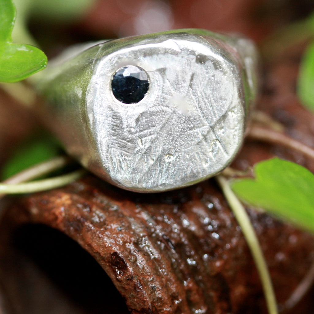 A Wabi Sabi with Sapphire Ring ( Unisex)