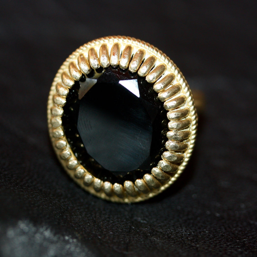 Golden Black Large Tudor Throne Ring