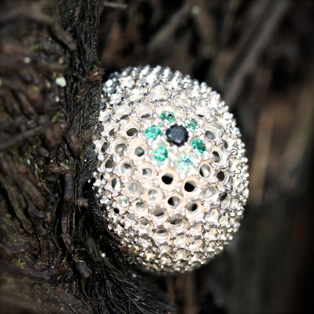 Pod Ring With Stones