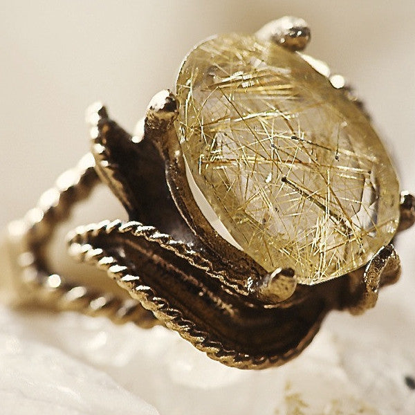 Fallen Petal (Gold)