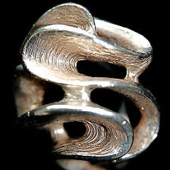 A Wind And Wave Freedom Ring